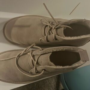 Bearpaw Boots Never Worn